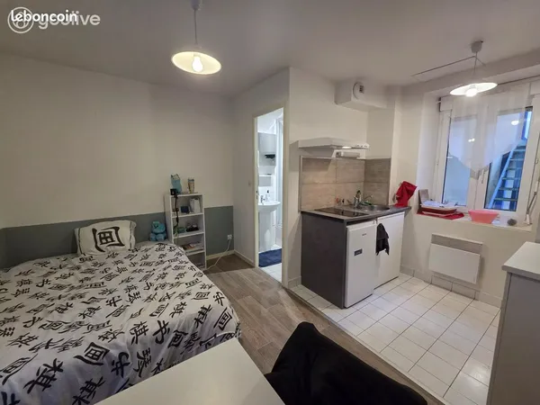 Studio 1 pièce 16 m² 
