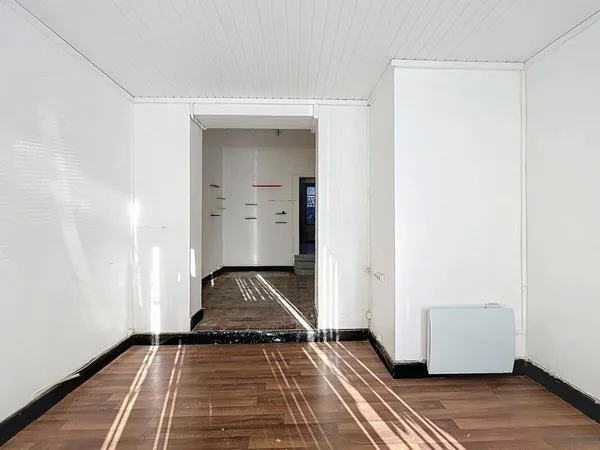 Local commercial 1 pièce 51 m² 