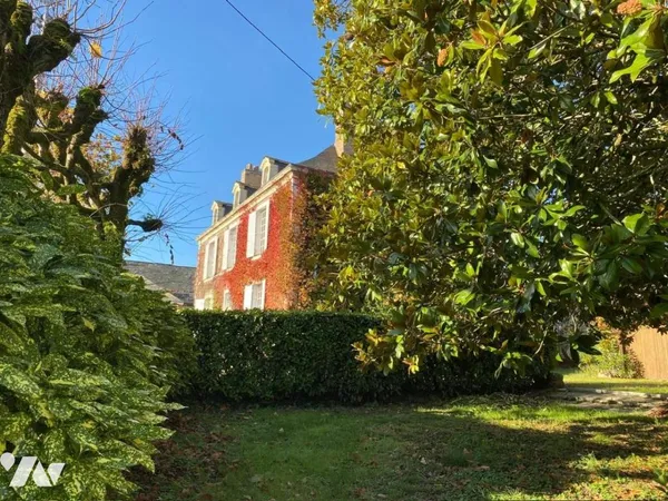 Maison 11 pièces 281 m² 