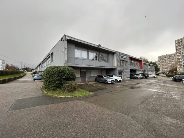 Local commercial 126 m² 
