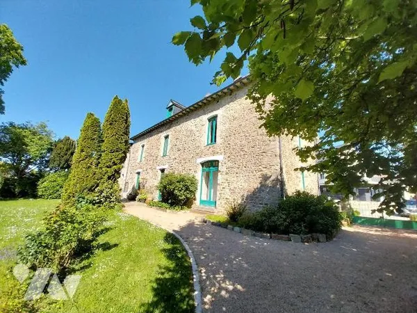 Maison 8 pièces 277 m² 