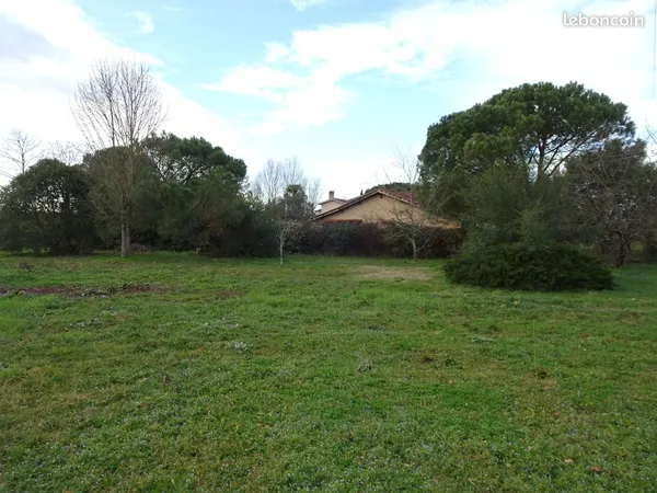 Terrain 1000 m² Saint-Julien-sur-Garonne 
