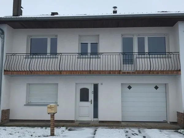 Maison familiale 165 m2 - village calme - jardin arboré 