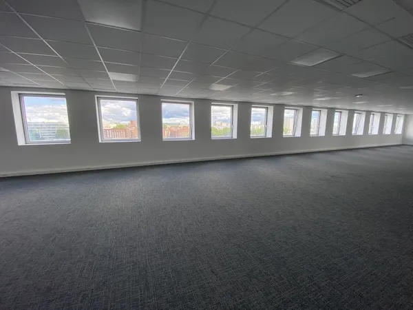 Bureaux - A LOUER - 150 m² non divisibles 