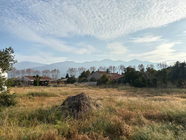 Terrain à bâtir ? 421 m² ? Vue Albères ? Montesquieu-les-Albères 
