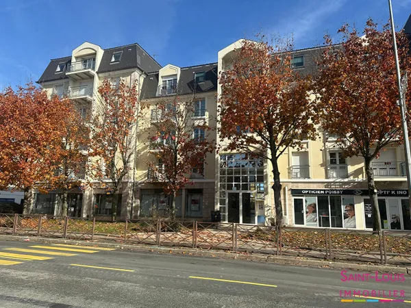 À louer à Poissy : place en enfilade avec box fermé en sous-sol 
