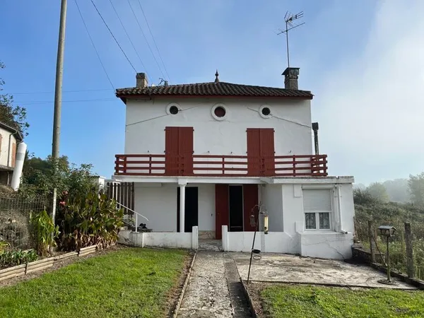 Maison en pierre de 6 pièces principales 