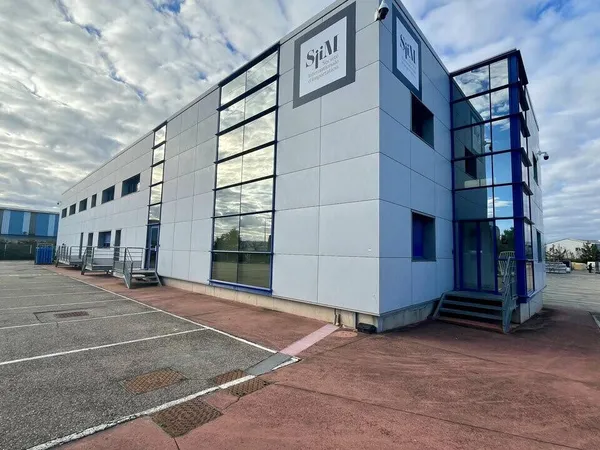 Local 282 m² 