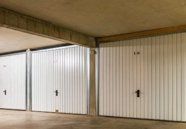 Garage/ box 