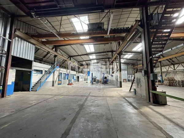 Local d'activité 1100 m² 
