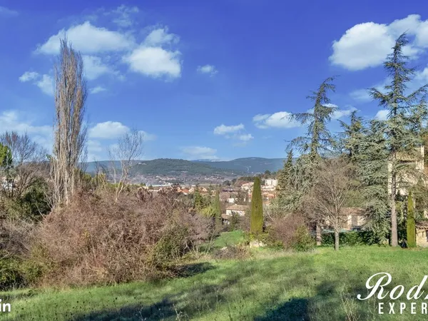 Terrain 5200 m² Apt 