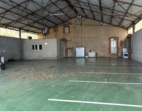 Local d'activité 600 m² 