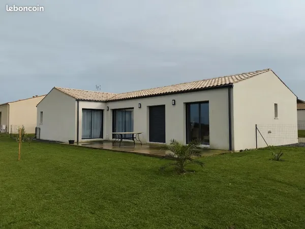 Maison plain-pied 114 m² - Terrain 589 m² - Corme-Royal 