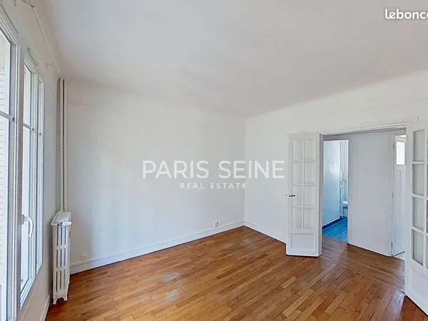 Studio 1 pièce 27 m² 