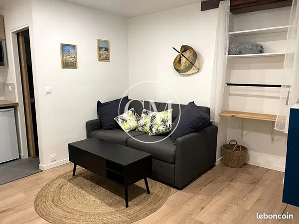 Studio 1 pièce 17 m² 