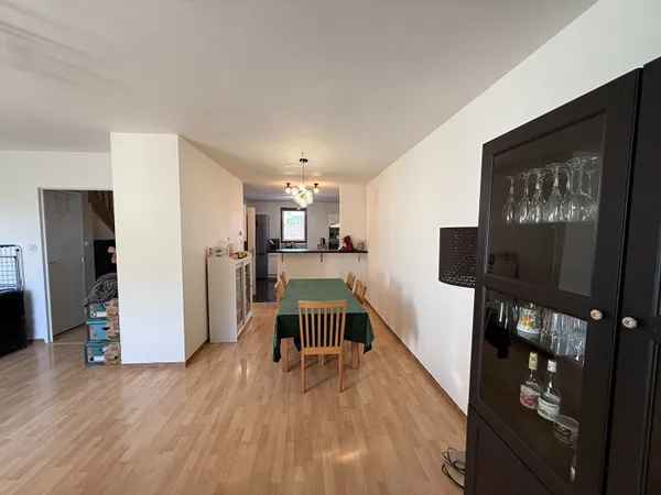 À vendre : Appartement 4 pièces à VERN SUR SEICHE avec garage 