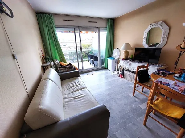 Studio 1 pièce 29 m² 