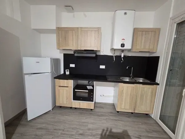 QUARTIER ROSERAIE - T3 MEUBLE + GARAGE 