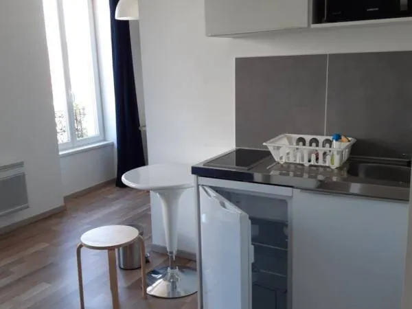 Studio 1 pièce 17 m² 