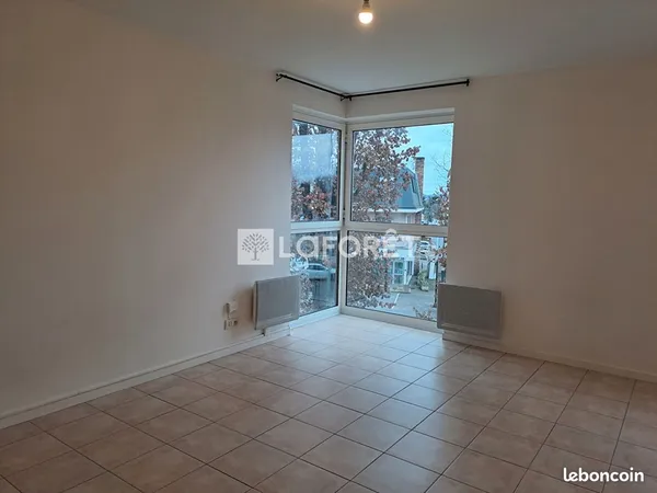 Studio 1 pièce 30 m² 