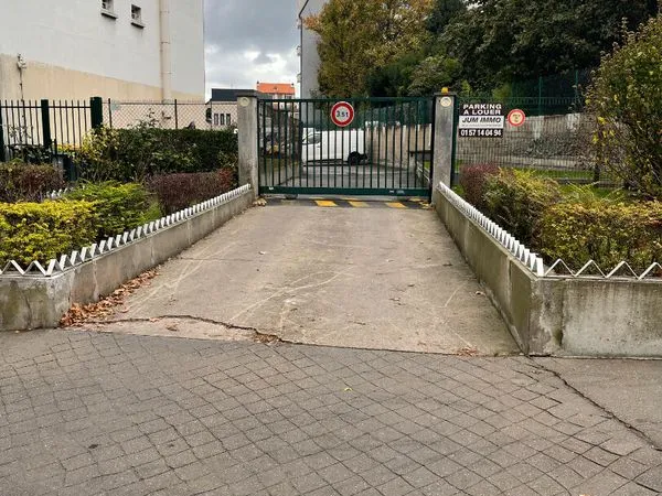 Parking/box PANTIN 