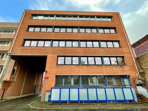 Bureau 250 m² 
