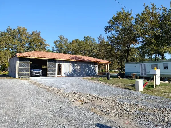 Maison de plain-pied 1 pièce 128 m² 