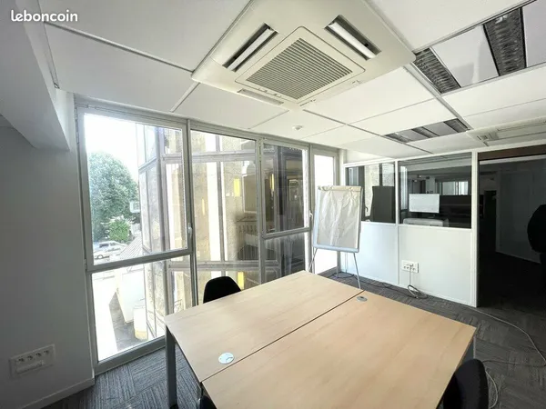 Bureau 989 m² 