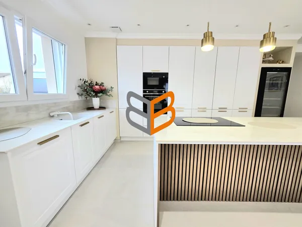 Maison 5 pièces 146 m² 