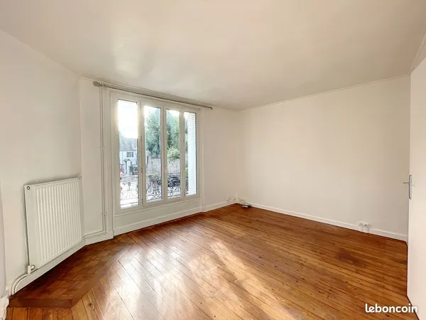 Appartement À Louer Centre ville de Verrières-le-buisson 