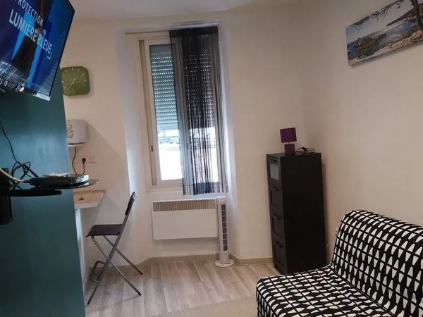 Studio 1 pièce 18 m² 