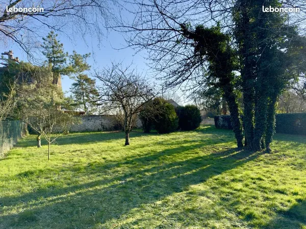 Terrain 600 m² Barcy 