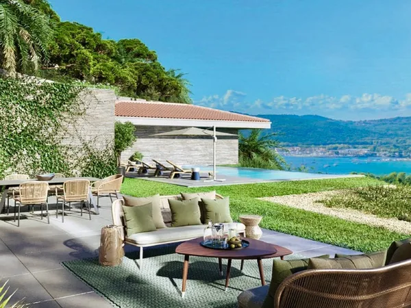 Villa en baie de Saint Tropez 6 pièces Plage Piscine Pool house et jardin privatif 