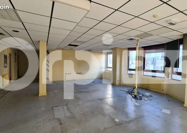 Bureau 350 m² 
