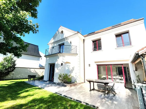 Maison 9 pièces 250 m² 