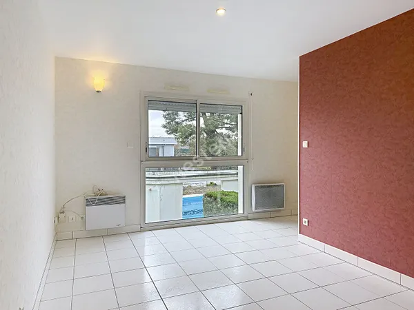 Nantes Perray - Grand studio avec coin nuit séparé 