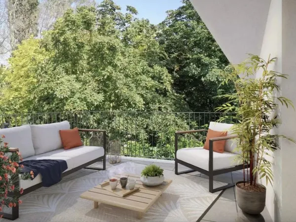 PROCHE METRO : 3 PIECES LUMINEUX EN ETAGE AVEC BALCON 