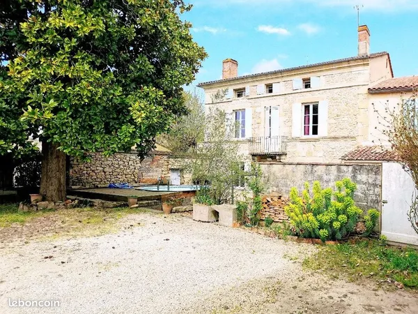 Maison 8 pièces 358 m² 