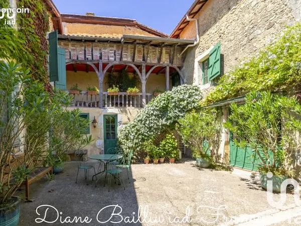 Maison 10 pièces 341 m² 