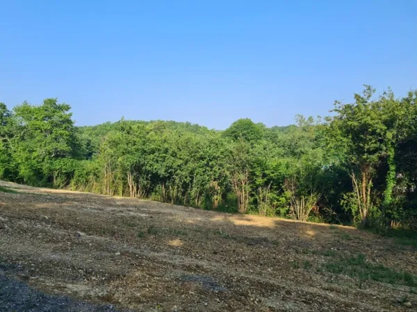 Terrain 870 m² 
