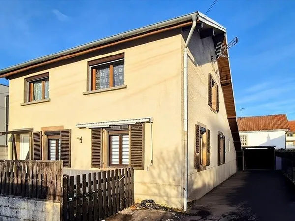 70400 HERICOURT - MAISON 4 PIECES - 3 CHAMBRES - DEPENDANCES 
