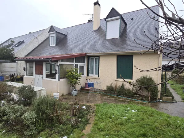 Maison de 146m2 - 5 Chambres - RER et ECOLES 