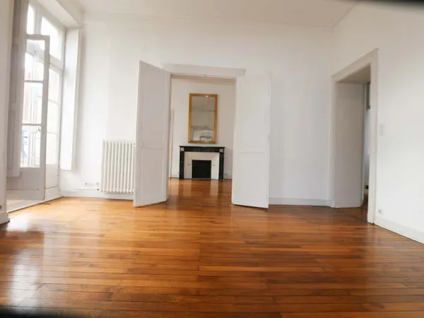 Rare à la vente - Grand T3 avec ascenseur au coeur de Nantes 