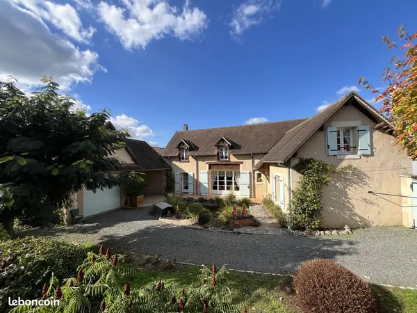 Propriété 4 pièces 155 m² 