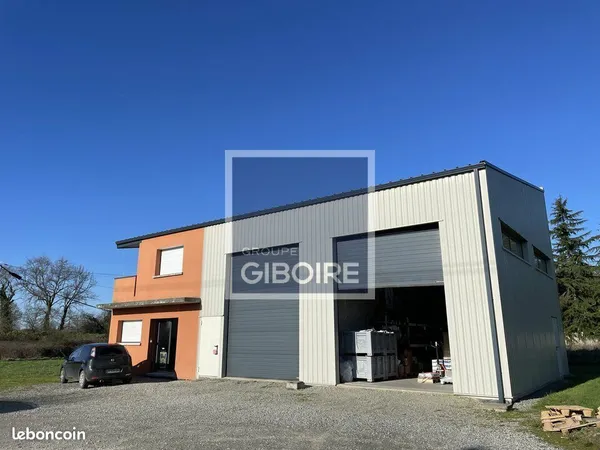 Local d'activité 95 m² 