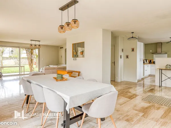 Maison 7 pièces 233 m² 