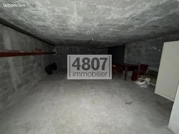 Parking 63 m² 