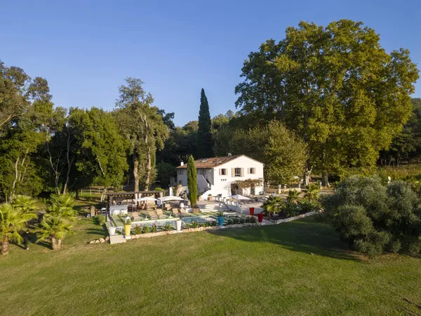Maison 6 pièces 300 m² 
