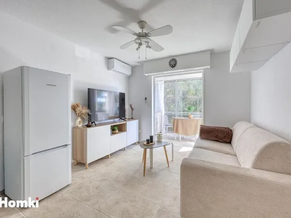 Appartement rénové T2, Bd de l'Escourche à Bandol 