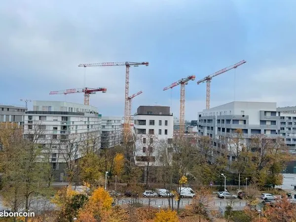 Studio 1 pièce 30 m² 